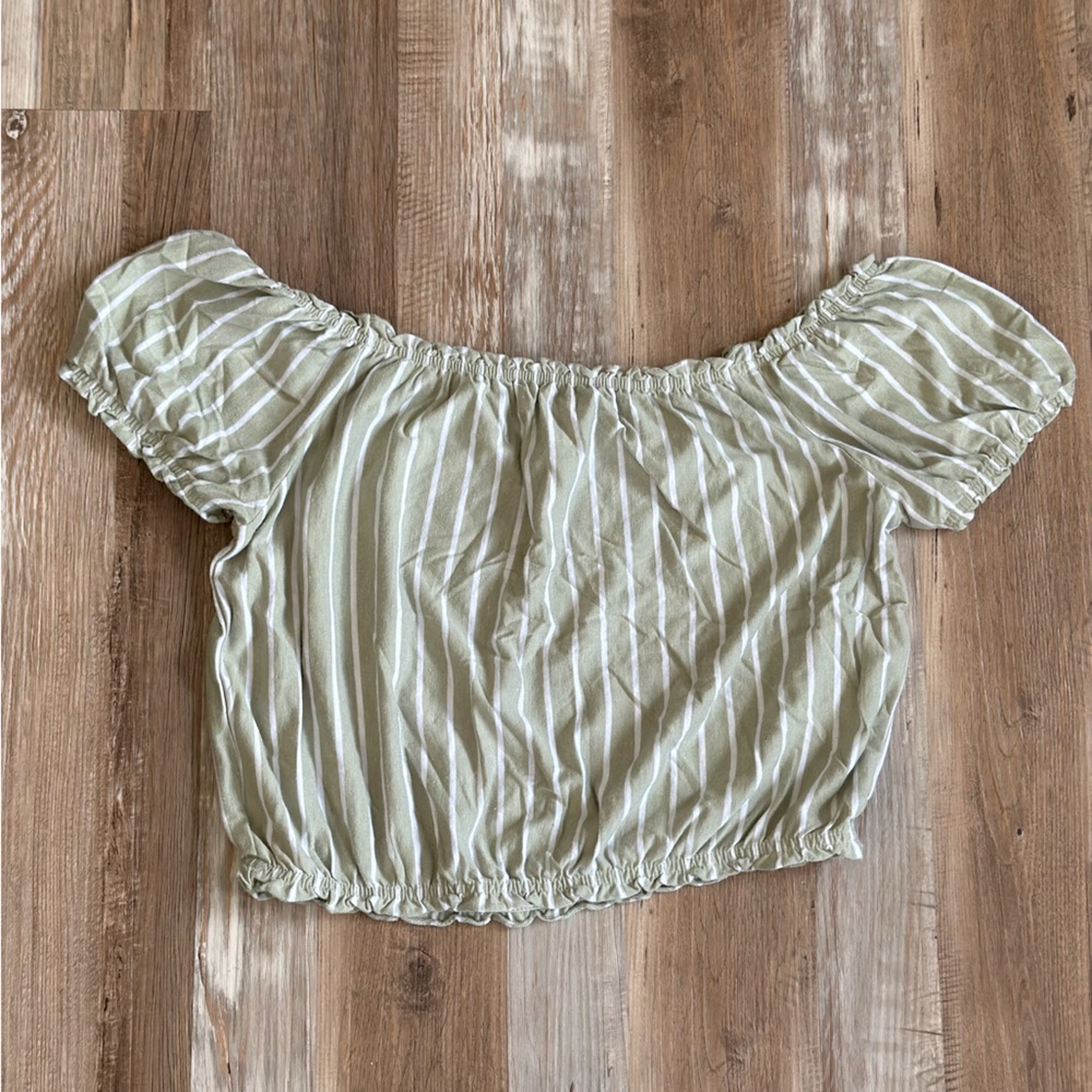 American Eagle crop top